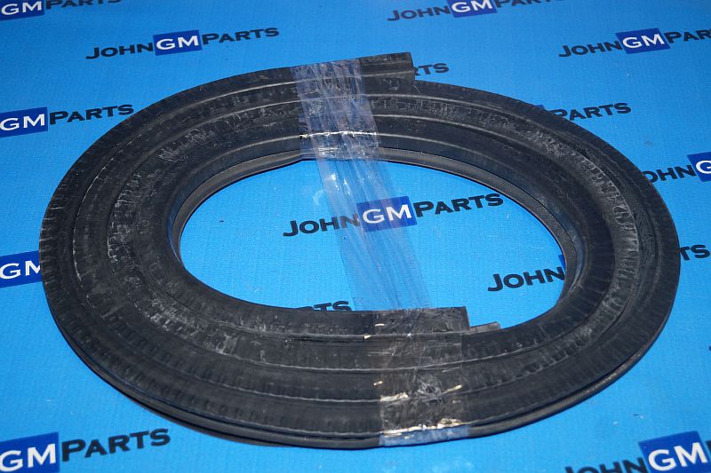 картинка Уплотнитель стекла багажного отсека 15768195 Cadillac Escalade GMT800 от магазина JohnGMparts