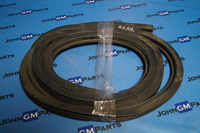 картинка Уплотнитель задней двери 15244248 Cadillac Escalade GMT800 от магазина JohnGMparts