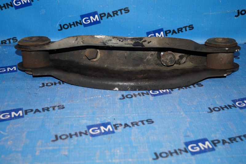 картинка Кронштейн переднего редуктора 15592502 Chevrolet Tahoe GMT410 от магазина JohnGMparts
