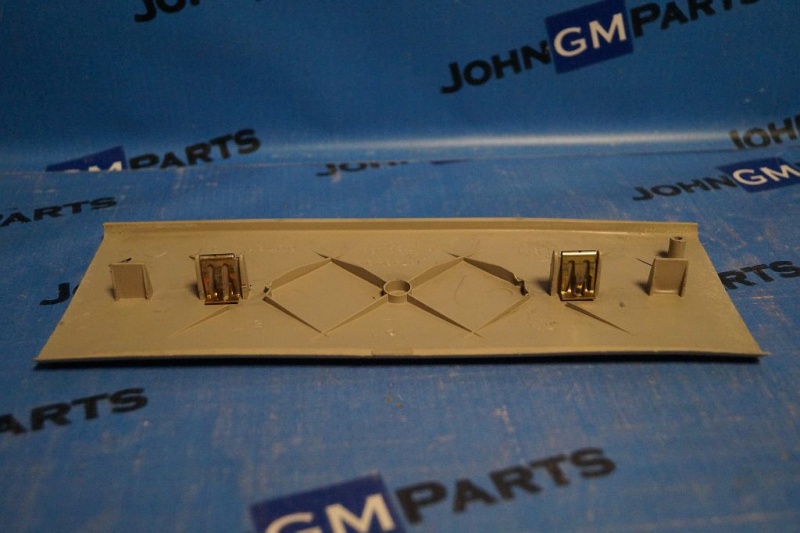 картинка Накладка порога задняя 15748492 Cadillac Escalade GMT800 от магазина JohnGMparts