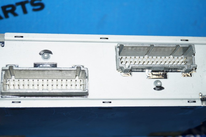 картинка Блок управления музыкой 09389719 Cadillac Escalade GMT800 от магазина JohnGMparts