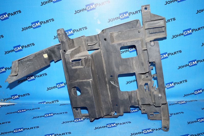 картинка Кронштейн фары правый 15185627 Cadillac Escalade GMT800 от магазина JohnGMparts