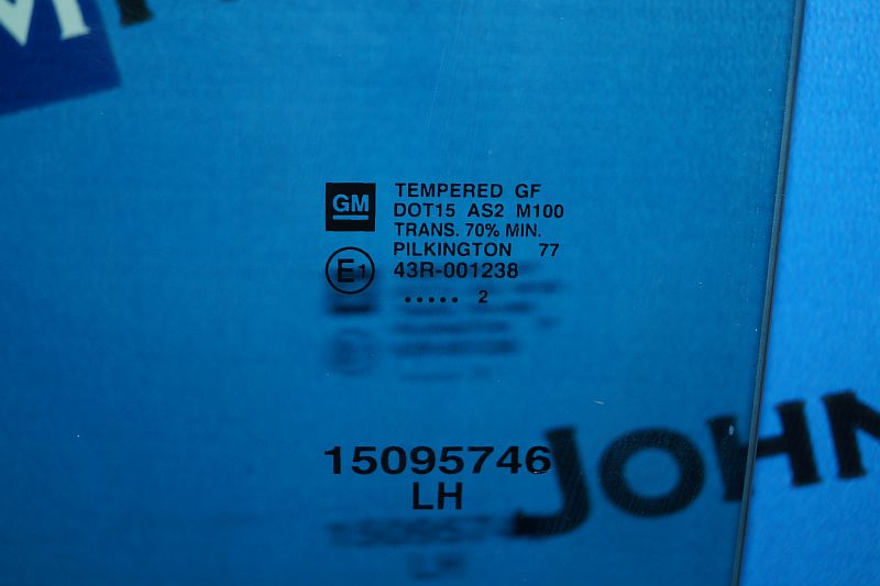 картинка Стекло двери передние левое 25930347 Chevrolet Trailblazer от магазина JohnGMparts