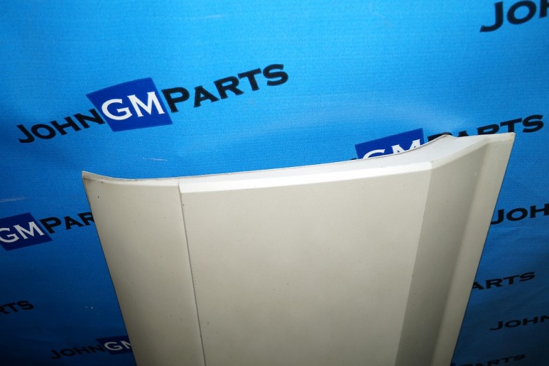 картинка Накладка двери передней левой 88935290 Cadillac Escalade GMT800 от магазина JohnGMparts