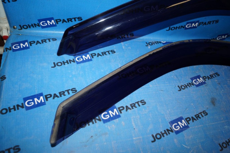 картинка Ветровики передние Chevrolet Tahoe GMT800 от магазина JohnGMparts
