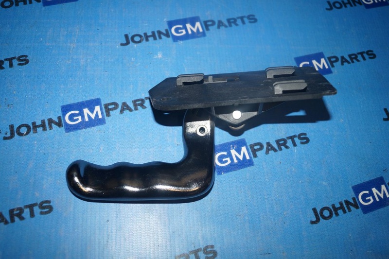картинка Ручка двери внутренняя 10358998 комплект Cadillac Escalade GMT800 от магазина JohnGMparts