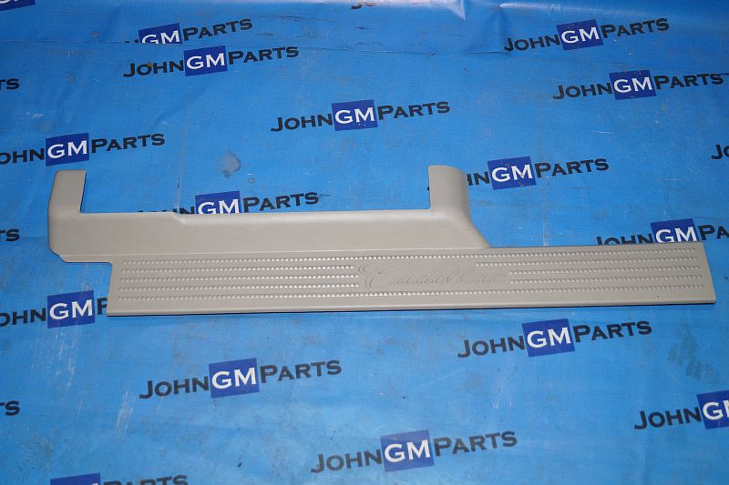 картинка Накладка порога правая 10359441 Cadillac Escalade GMT800 от магазина JohnGMparts