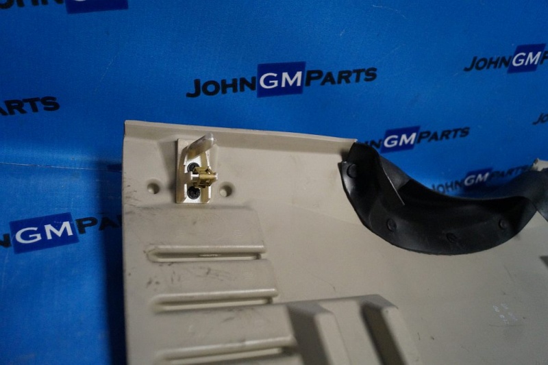 картинка Накладка панели нижняя 15043545 Cadillac Escalade GMT800 от магазина JohnGMparts