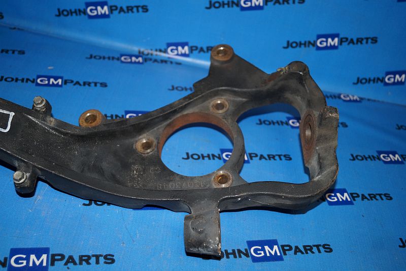 картинка Кулак поворотный левый 18060689 Chevrolet Trailblazer от магазина JohnGMparts