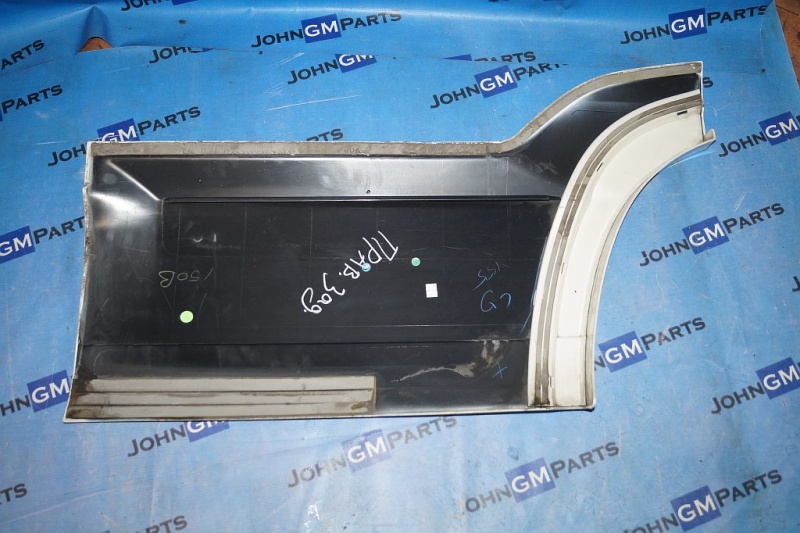 картинка Накладка двери задней правой 88935296 Cadillac Escalade GMT800 от магазина JohnGMparts