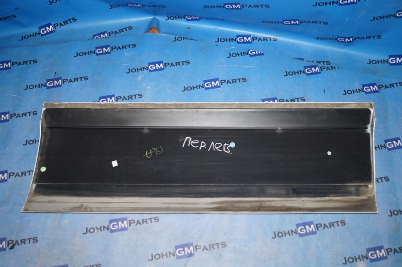 картинка Накладка двери передней левой 88935290 Cadillac Escalade GMT800 от магазина JohnGMparts