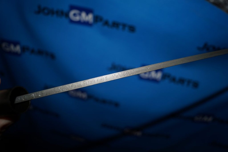картинка Щуп АКПП 15996922 Chevrolet Tahoe GMT410 от магазина JohnGMparts