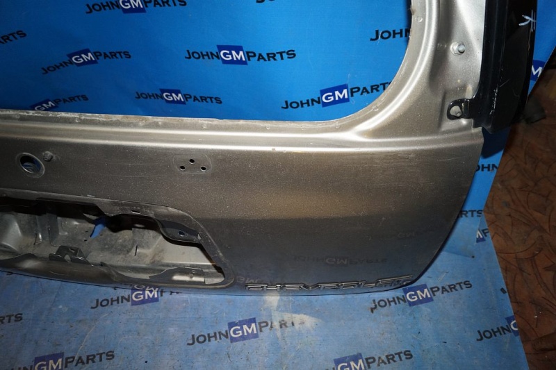 картинка Дверь багажника (серебро) 89023979 Chevrolet Trailblazer от магазина JohnGMparts